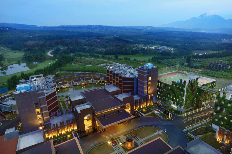 Exterior & Views 22
