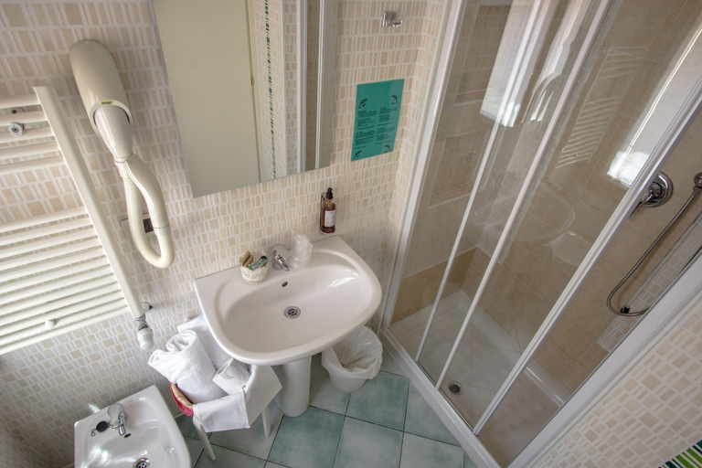 Bathroom 4, Hotel Antigo Trovatore, Venezia