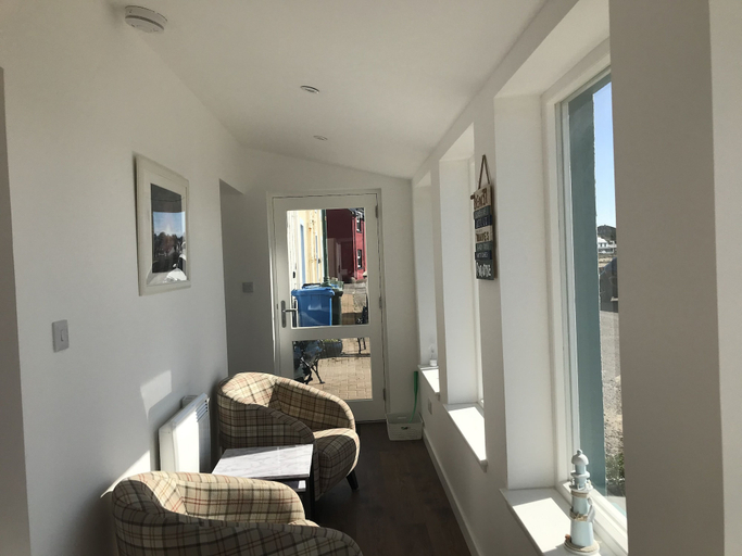 Others 4, Petfriendly-beachfront-sunsetfacingsunporch-garden, Highland