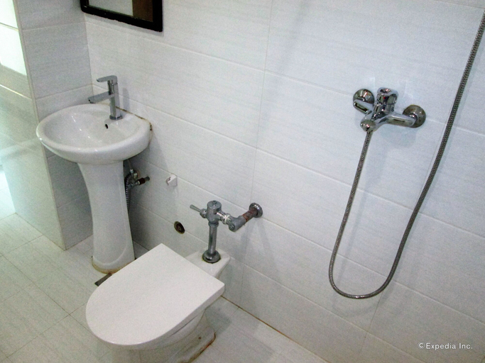 Bathroom 4, Hotel Conchita, Cagayan de Oro City