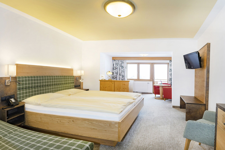 Bedroom 4, Landhotel Tirolerhof - Wildschönau - PREMIUM Card im Sommer, Kufstein