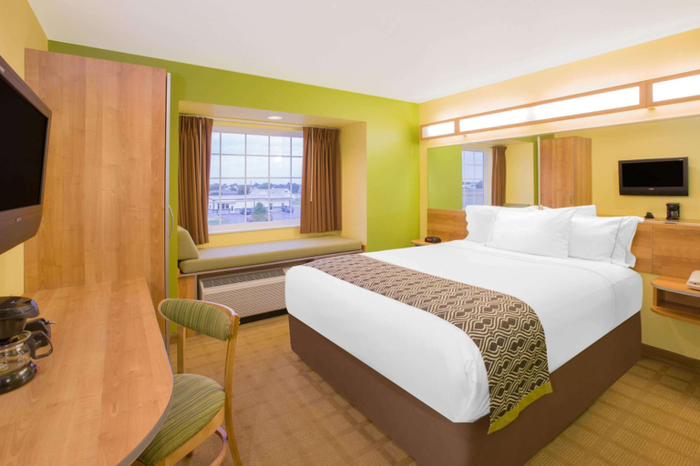 Bedroom 3, Microtel Inn & Suites by Wyndham Delphos, Allen