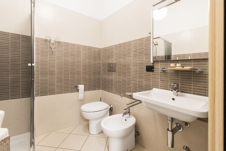 Bathroom 2, Suite Vogue Venezia, Alessandria
