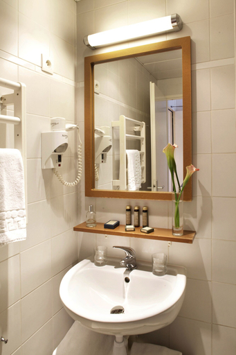 Bathroom 4, La Manufacture, Paris