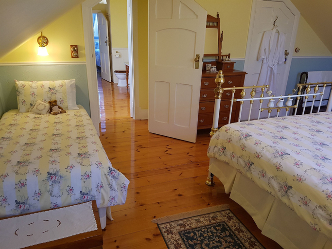 Bedroom 2, Water Bay Villa Bed and Breakfast, Adelaide