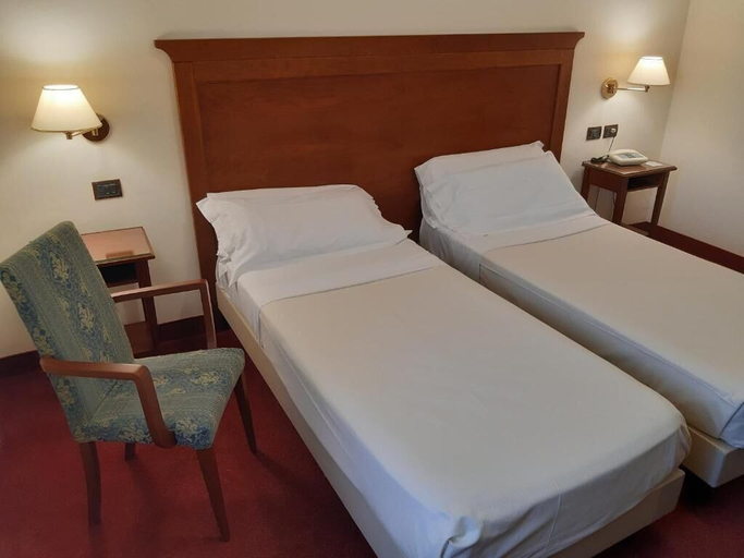 Bedroom 3, Hotel HR, Bari