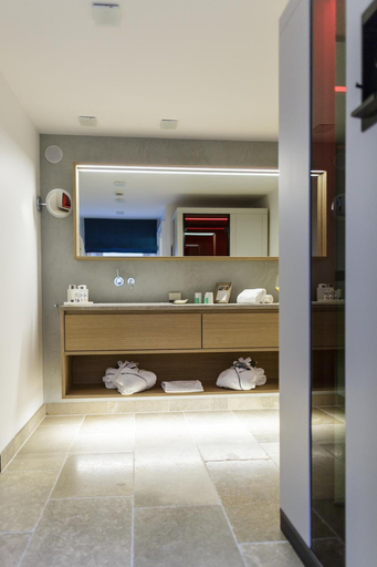 Bathroom 5, Hotel Aarnhoog, Nordfriesland