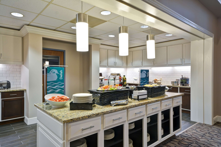 Food & Drinks 5, Homewood Suites by Hilton Hillsboro/Beaverton, Washington