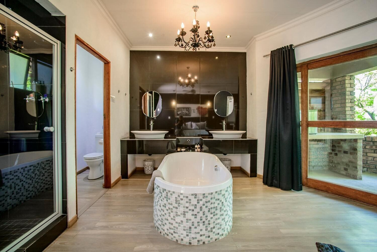 Bathroom 5, Zebrina Guest House, Ehlanzeni