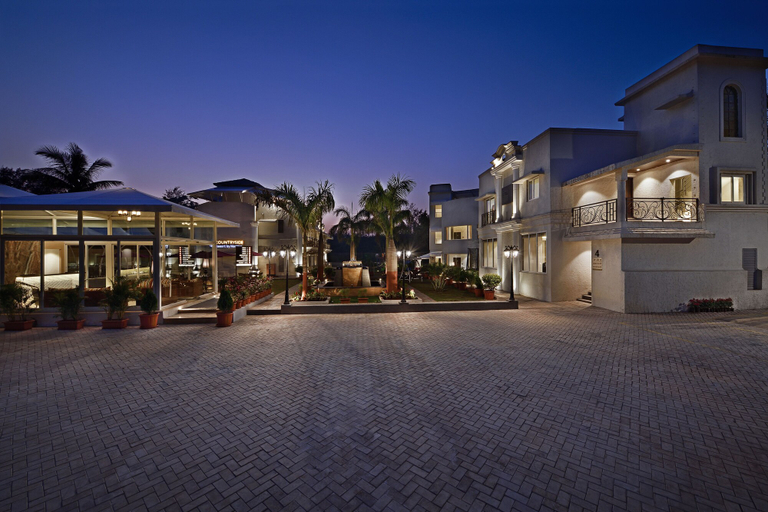 Exterior & Views