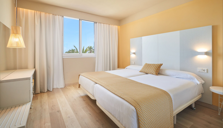 Bedroom 3, Protur Vista Badía Aparthotel, Baleares