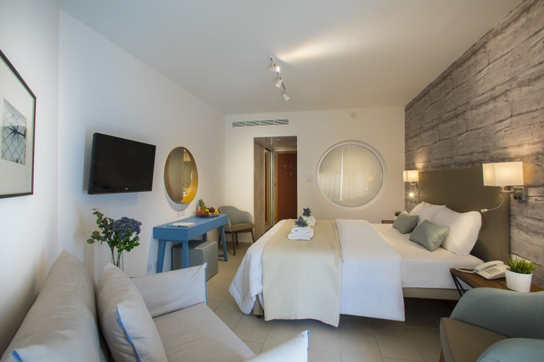 Bedroom 3, Leonardo Plaza Cypria Maris Beach Hotel & Spa