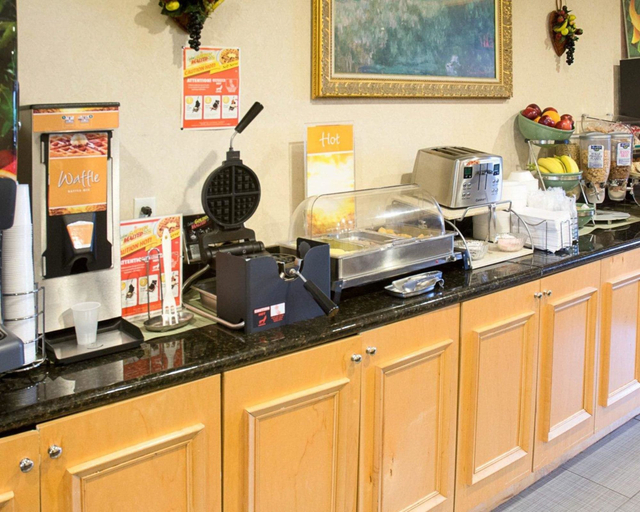 Food & Drinks 5, Quality Inn and Suites, Stafford