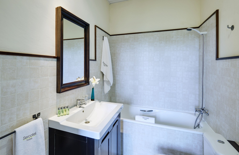 Bathroom 4, Hotel Rural y Apartamentos Sercotel Villa Engracia, Tarragona