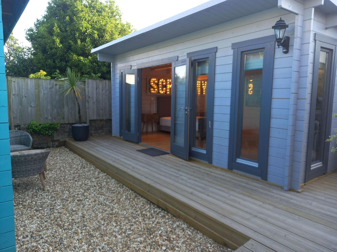 Exterior & Views 2, Sandy Toes Accommodation, Cornwall