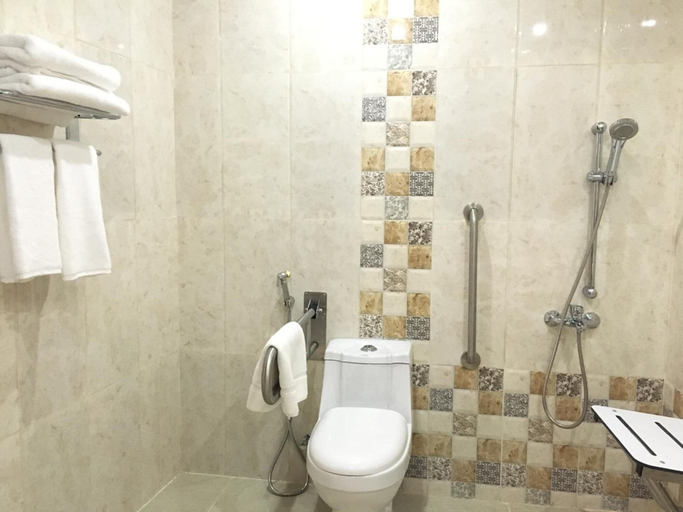 Bathroom 5, Royal Tulip Hotel, Dubai, Dubai
