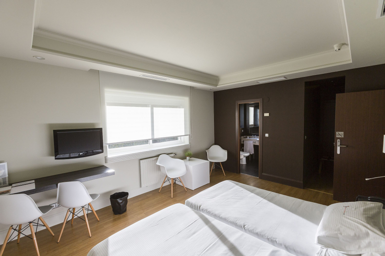 Bedroom 28
