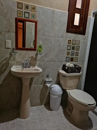 Bathroom 4, Posada Las Reynas by Rotamundos, San Luis de la Paz