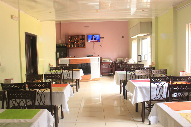 Food & Drinks 4, Hotel Exelle-Xior, Mfoundi