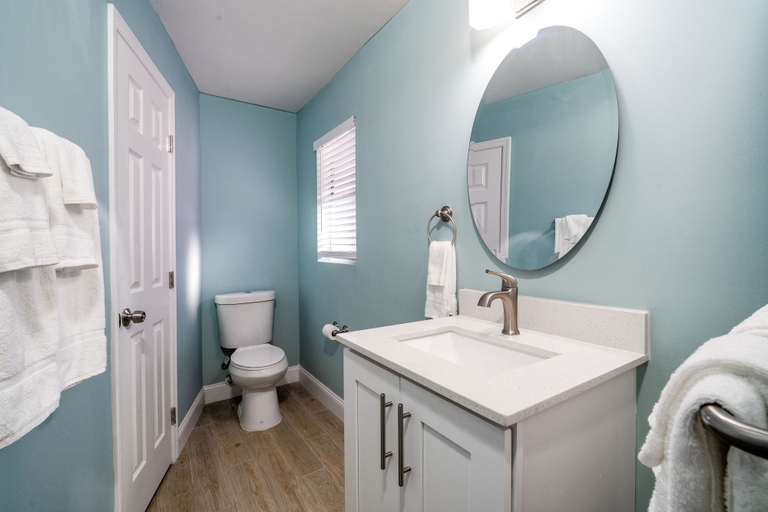 Bathroom 4, Rainbow Bend Resort, Monroe