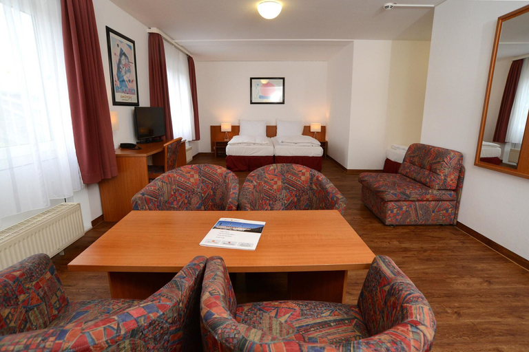 Bedroom 3, Apart-Hotel Sehnde, Region Hannover