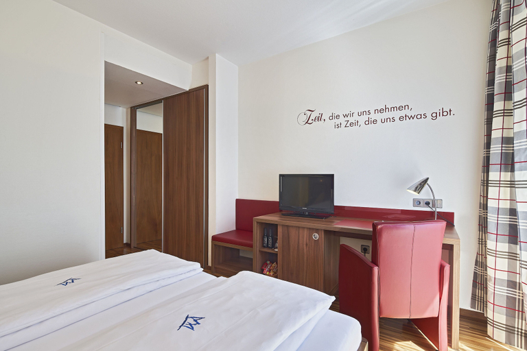 Bedroom 4, Hotel City Krone, Bodenseekreis