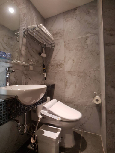 Bathroom 3, Sumiyosh 20-1, Taipei City