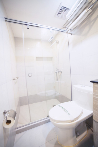 Bathroom 5, The Charter House, Makati City