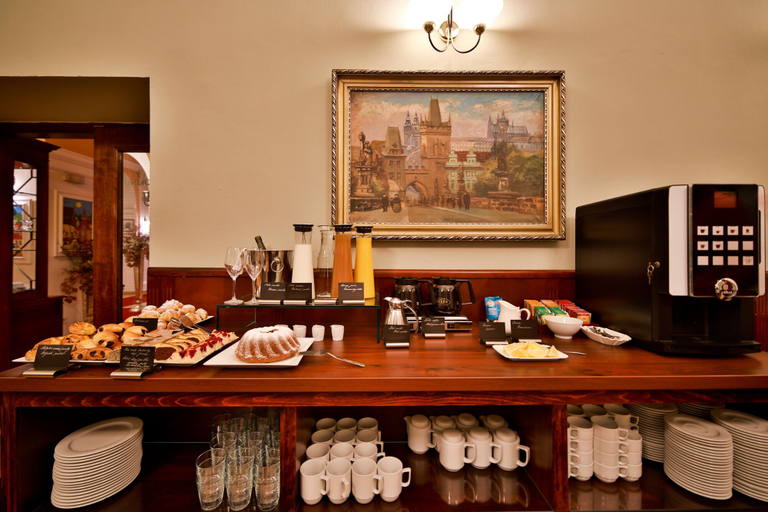 Food & Drinks 5, Hotel Julian, Praha 6
