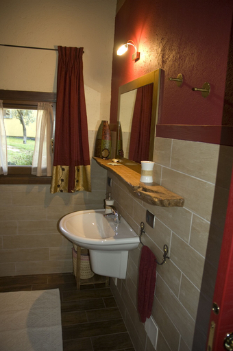 Bathroom 3, Corte Tamellini, Verona