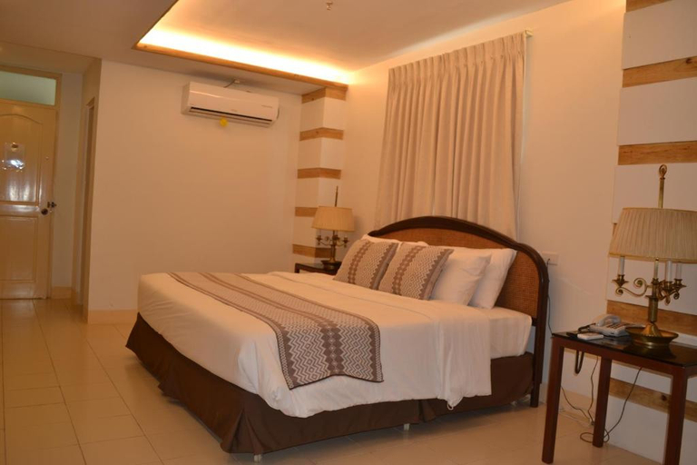 Bedroom 2, Metro Vigan Inn near Plaza Salcedo Ilocos Sur, San Vicente