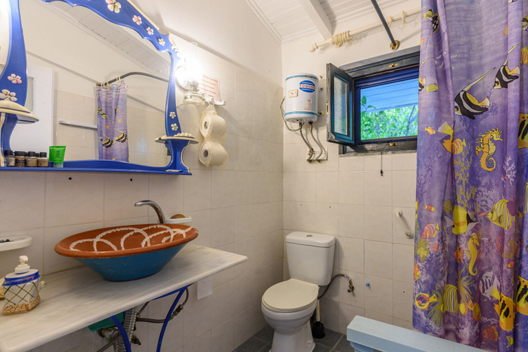 Bathroom, The Blue House Seaside Retreat - Fully Equipped, Peloponnese