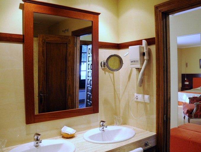 Bathroom 4, Hotel El Carmen, Córdoba