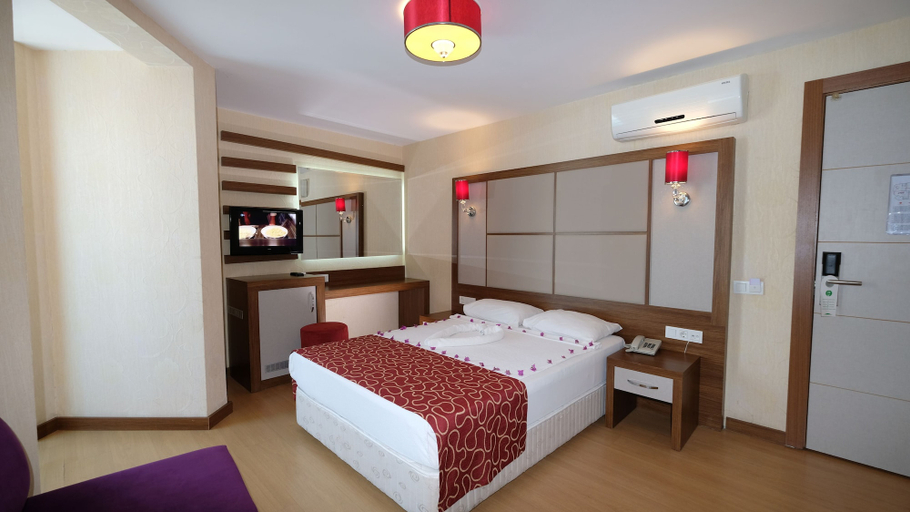 Bedroom 4, Cleopatra Golden Beach Hotel, Alanya