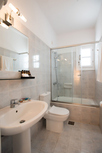 Bathroom 3, Charissi Hotel, South Aegean