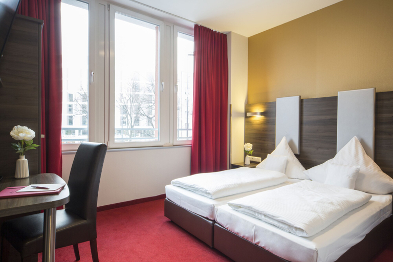 Bedroom 3, KOOS Hotel&Apartments, München