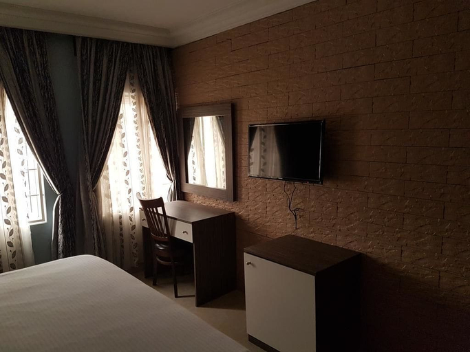 Bedroom 2, Emzrel Hotel & Suites, AbujaMun