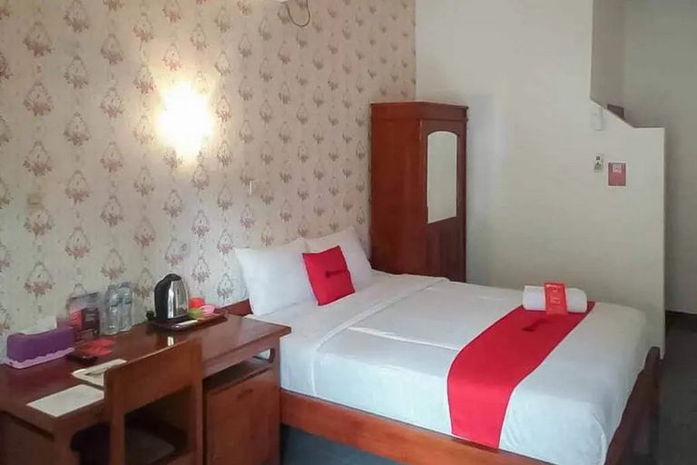 Bedroom 3, RedDoorz Plus @ Alun Alun Nganjuk, Nganjuk