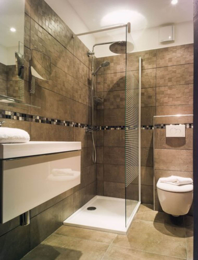 Bathroom 4, Hôtel Holzer II, Corse-du-Sud