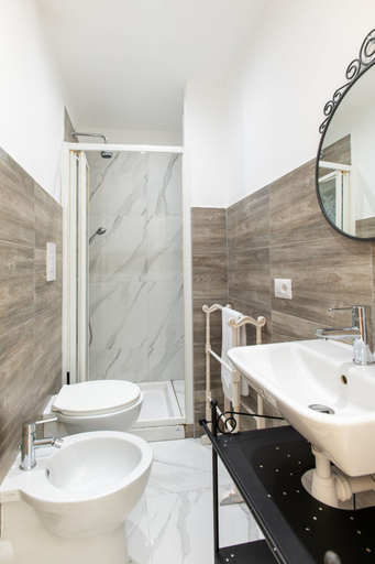 Bathroom 5, Residence Santa Teresa a Chiaia, Napoli