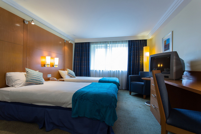 Bedroom 3, Britannia Leeds Bradford Airport Hotel, Leeds