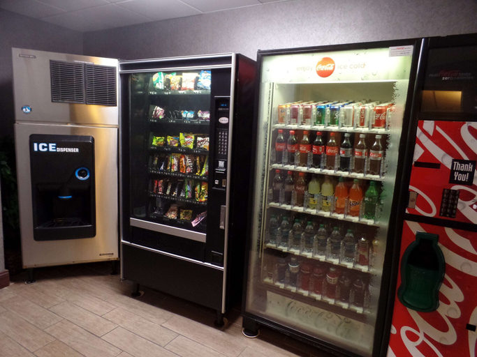 Food & Drinks 5, Hampton Inn Bowling Green, Wood