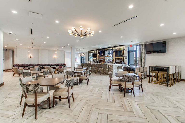 Food & Drinks 5, Hilton Garden Inn North Dallas Central Expy, Dallas