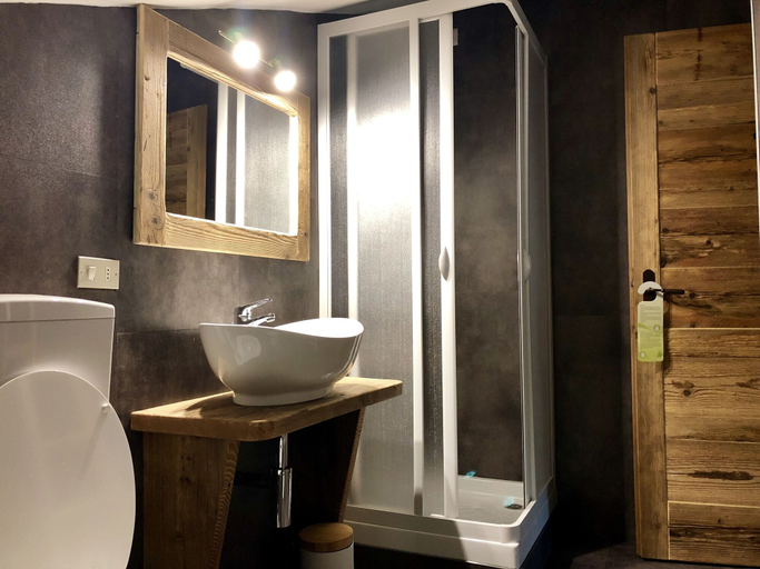 Bathroom 5, Chalet Saint-Barthélemy Hotel, Aosta