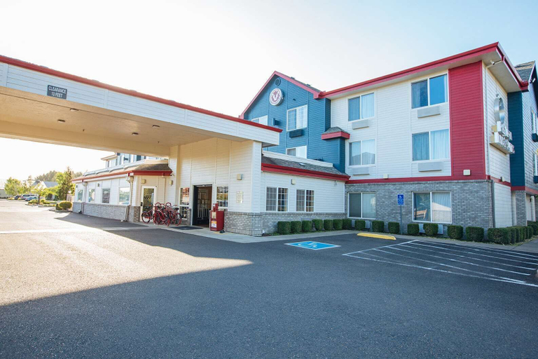Exterior & Views 2, Red Lion Inn & Suites McMinnville, Yamhill