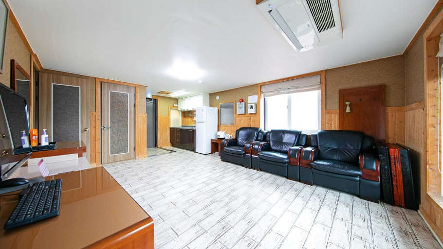 Others 4, Yeosu The King Pension, Yeosu