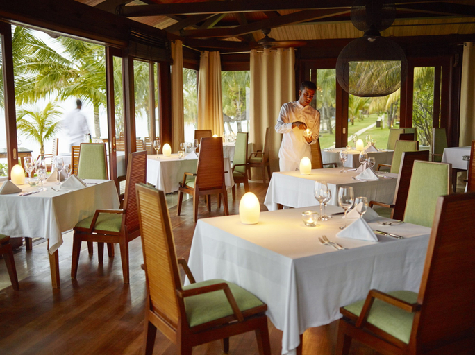 Food & Drinks 5, LUX* Le Morne, Black River
