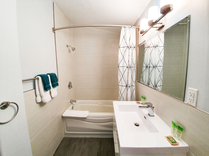 Bathroom 3, The Orchard at Oliver, Okanagan-Similkameen