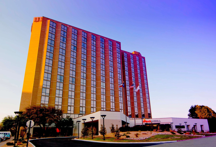 Exterior & Views 2, Hilton Arlington, TX, Arlington