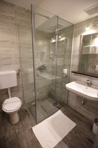 Bathroom 4, Hotel Vicko, Starigrad